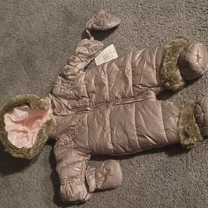 Infant absorba snow suit size 0-3months